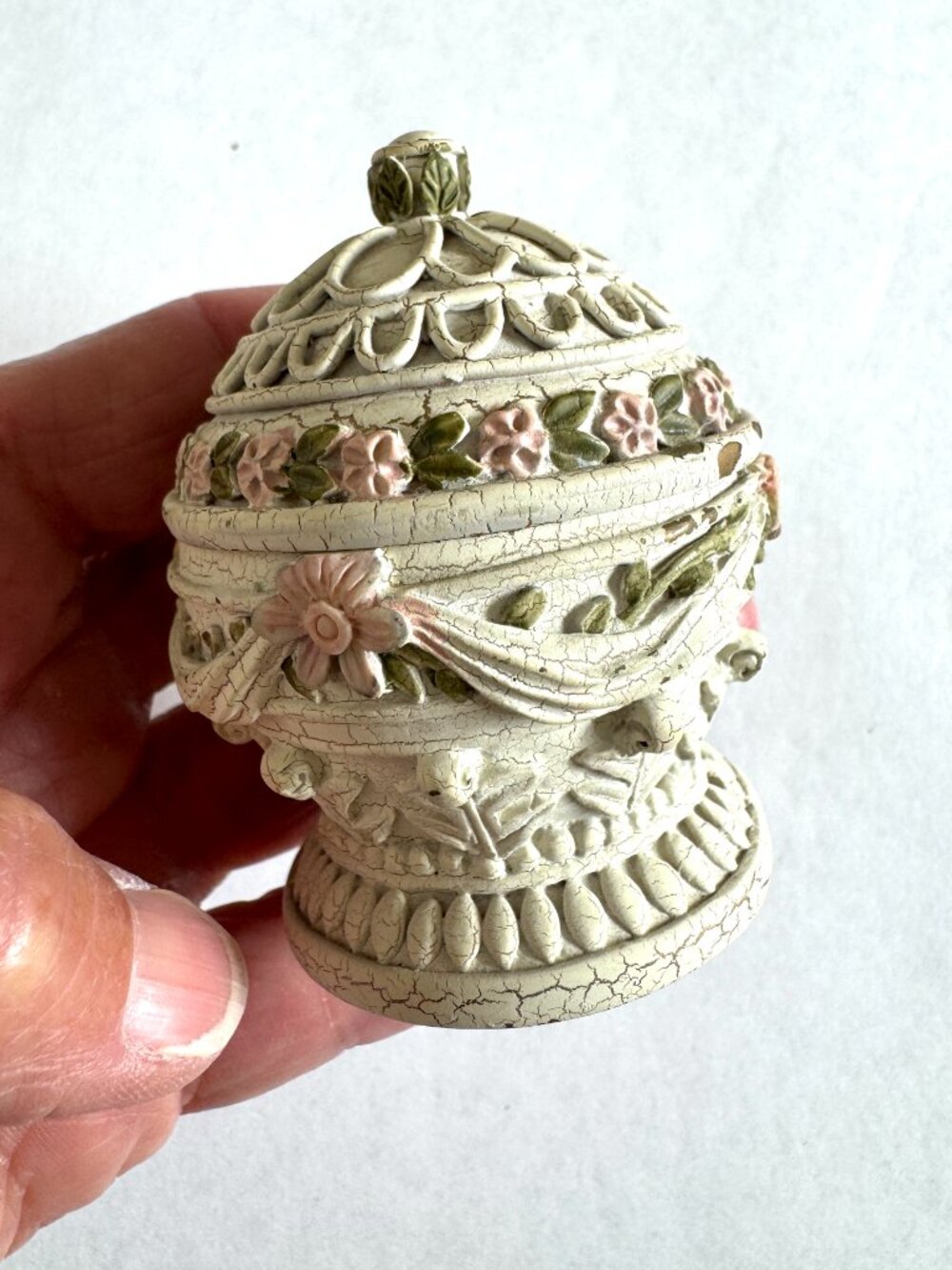 Tiny 2" Trinket Box Resin Greek Urn High Detail Rosebuds Swags Vintage Dezine97